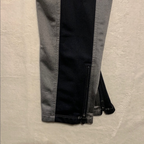 Under Armour Boys large loose Joggers YLG zip ankle - Picture 5 of 13